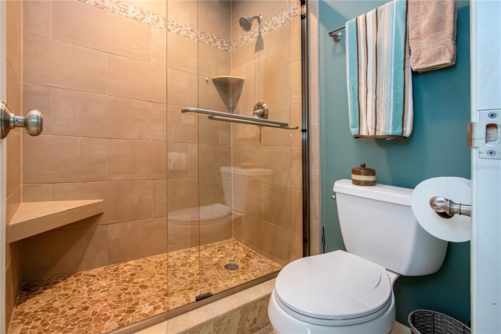 Image 41 of 63 For 1700 Cove Ii Place 324