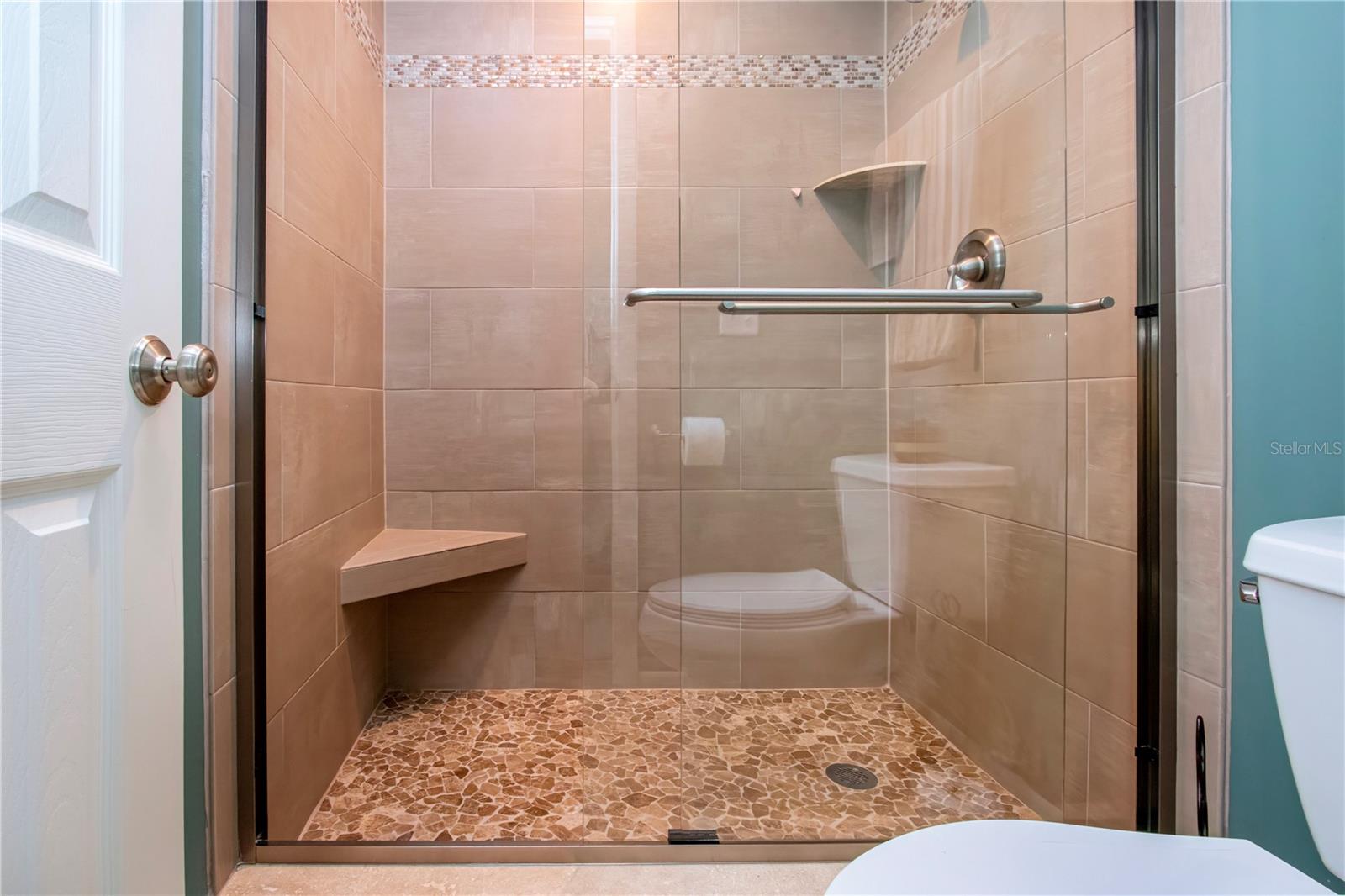 Image 42 of 63 For 1700 Cove Ii Place 324