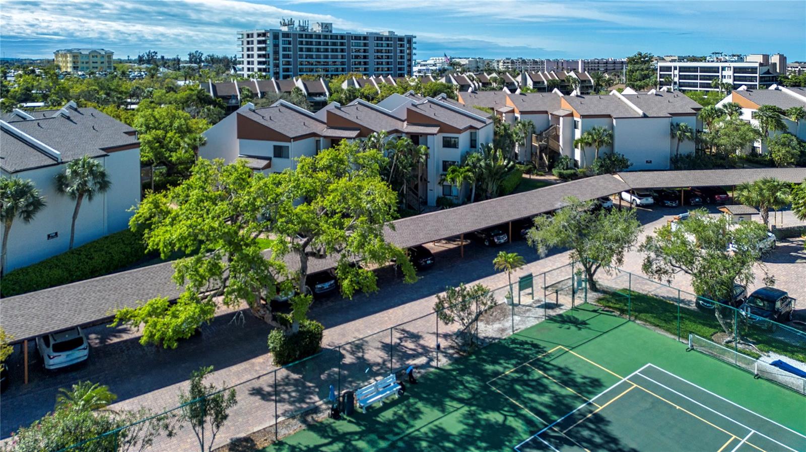 Image 46 of 63 For 1700 Cove Ii Place 324