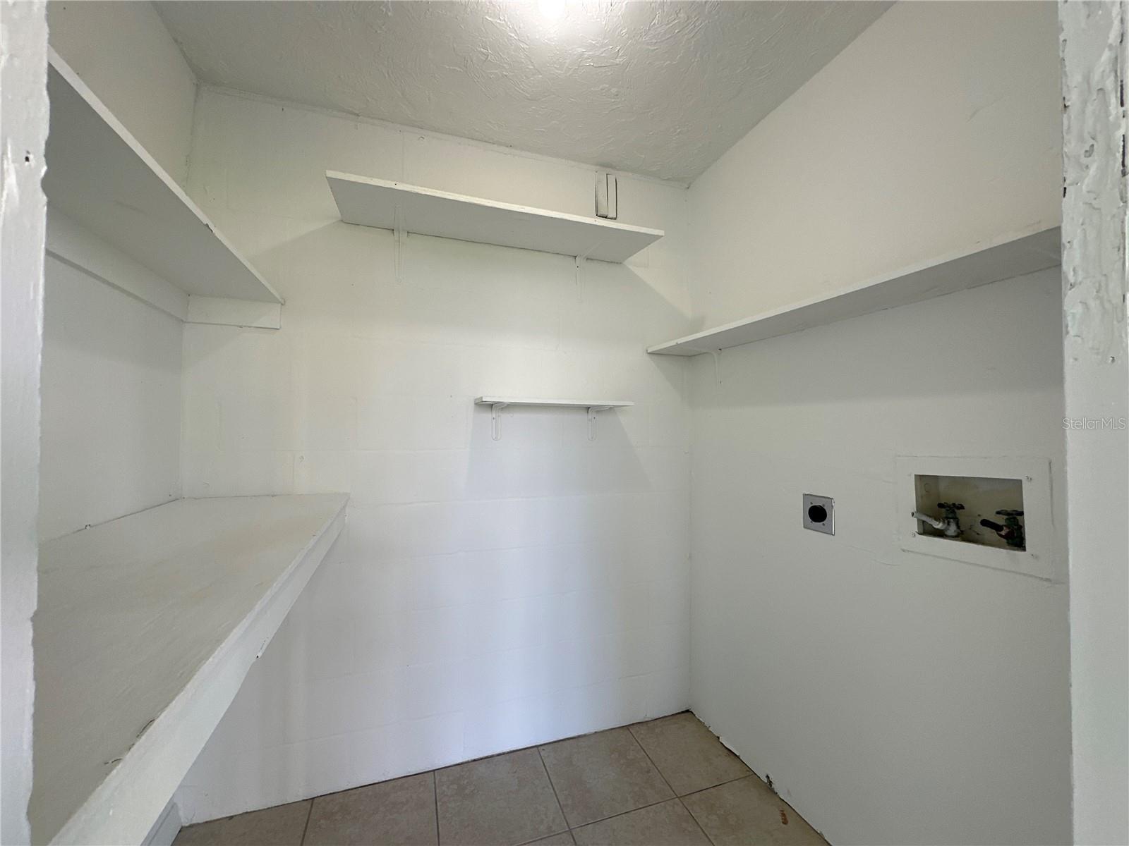 Image 16 of 46 For 1559 7th Avenue W