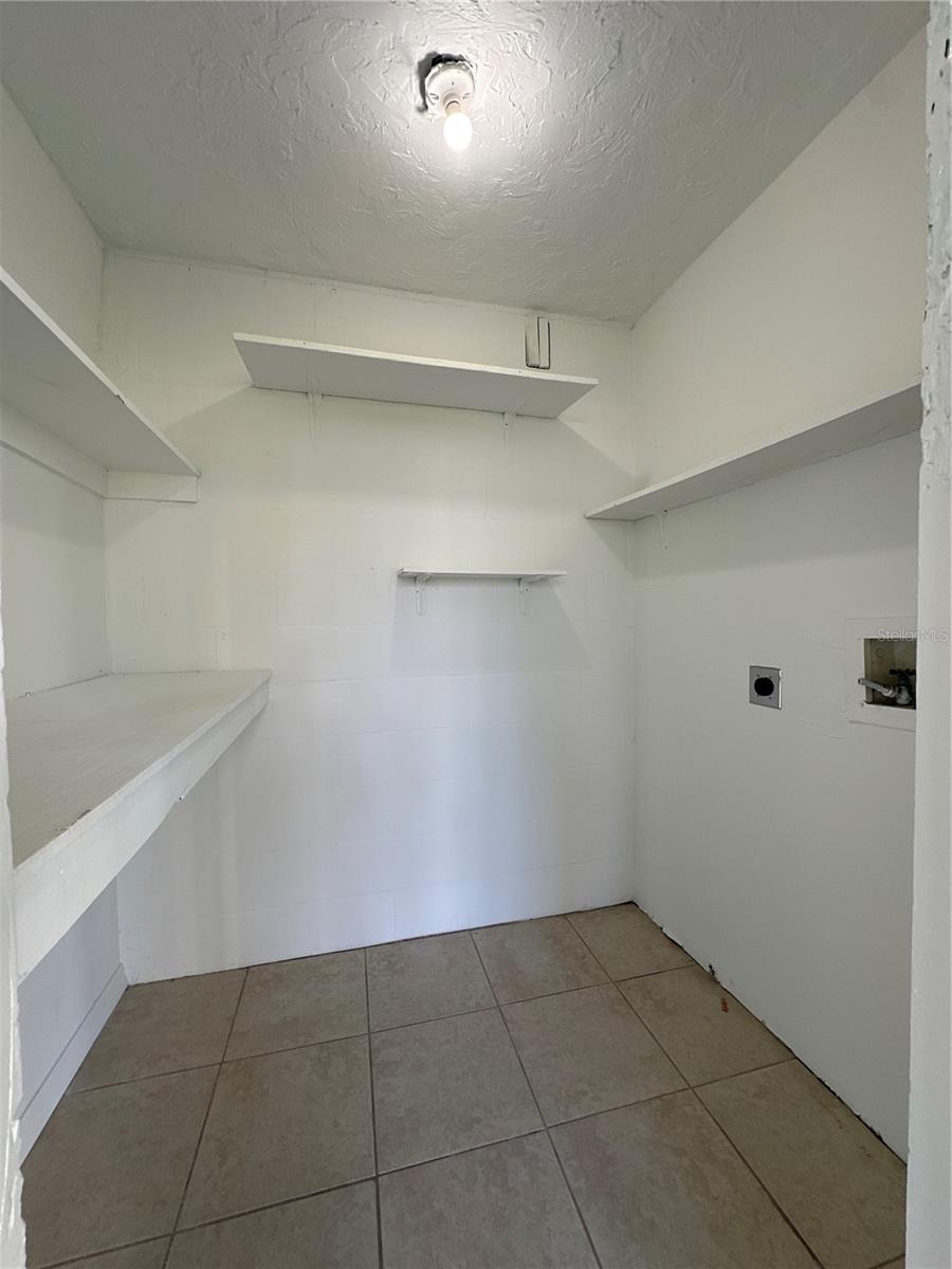 Image 17 of 46 For 1559 7th Avenue W