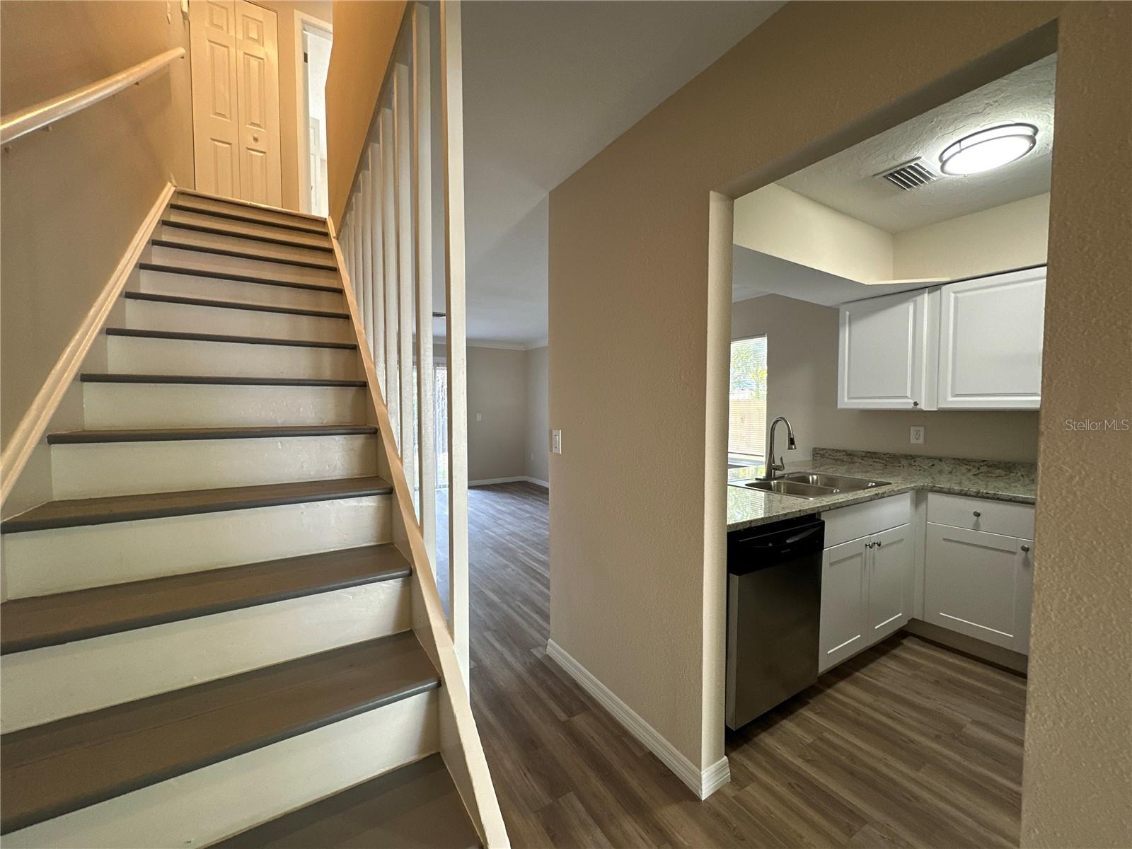 Image 19 of 46 For 1559 7th Avenue W