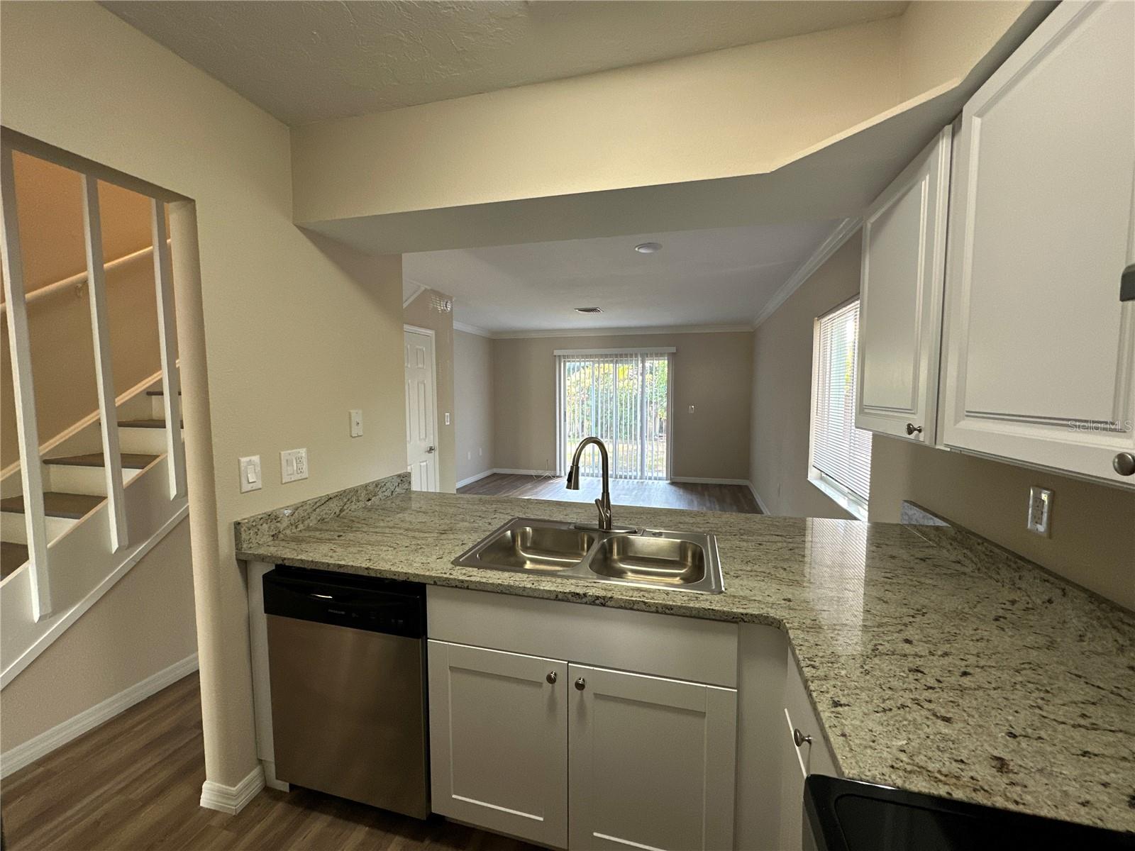 Image 23 of 46 For 1559 7th Avenue W