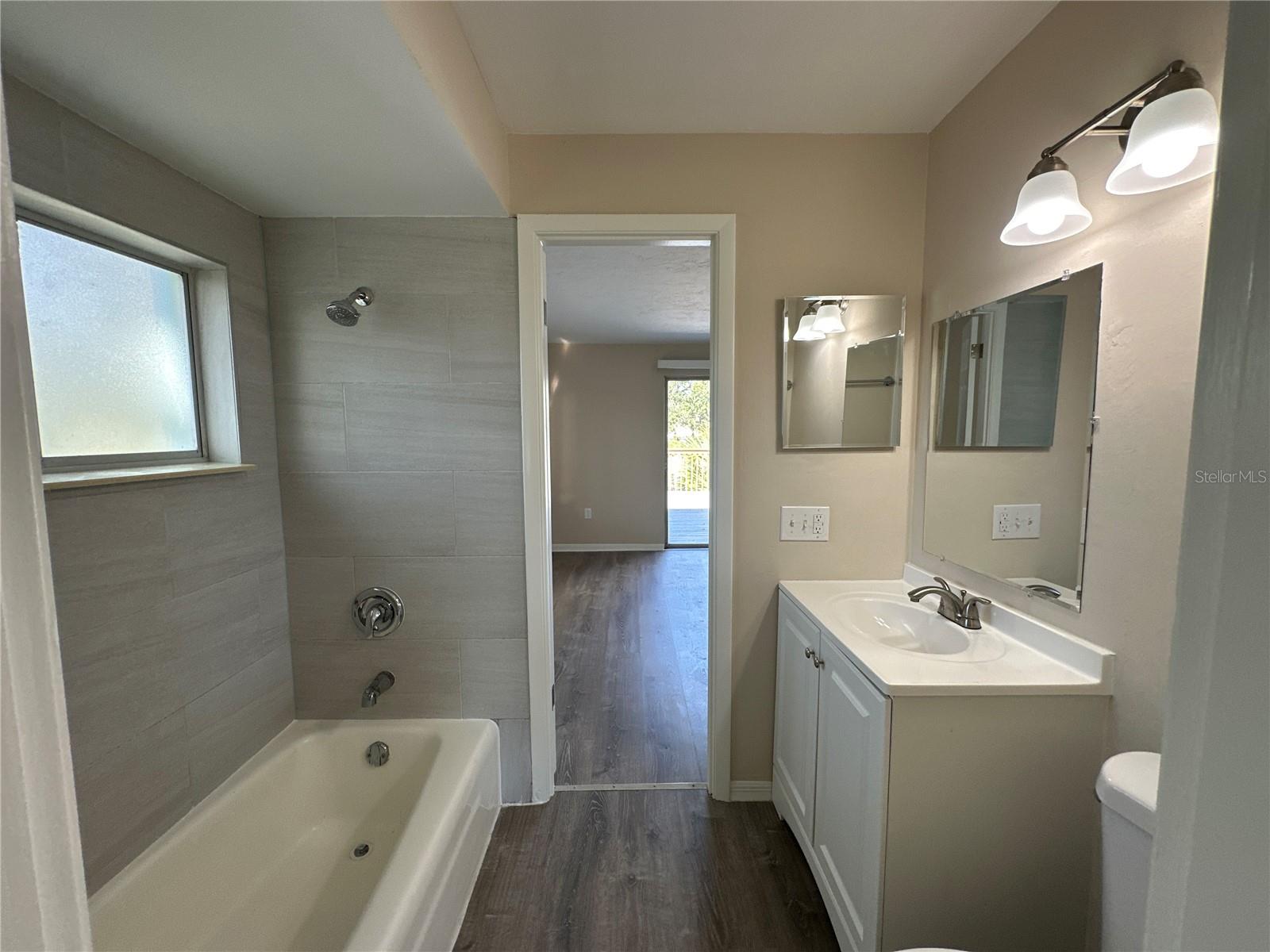 Image 37 of 46 For 1559 7th Avenue W