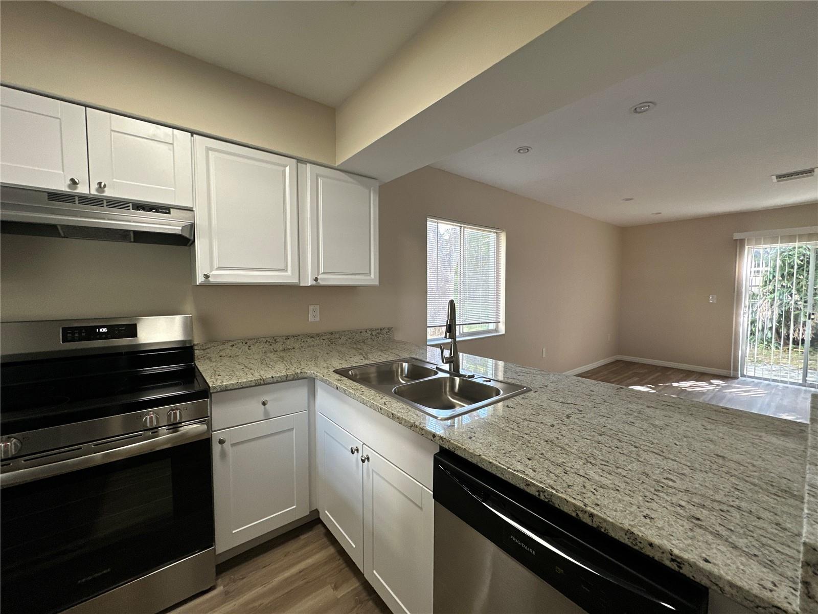 Image 39 of 46 For 1559 7th Avenue W