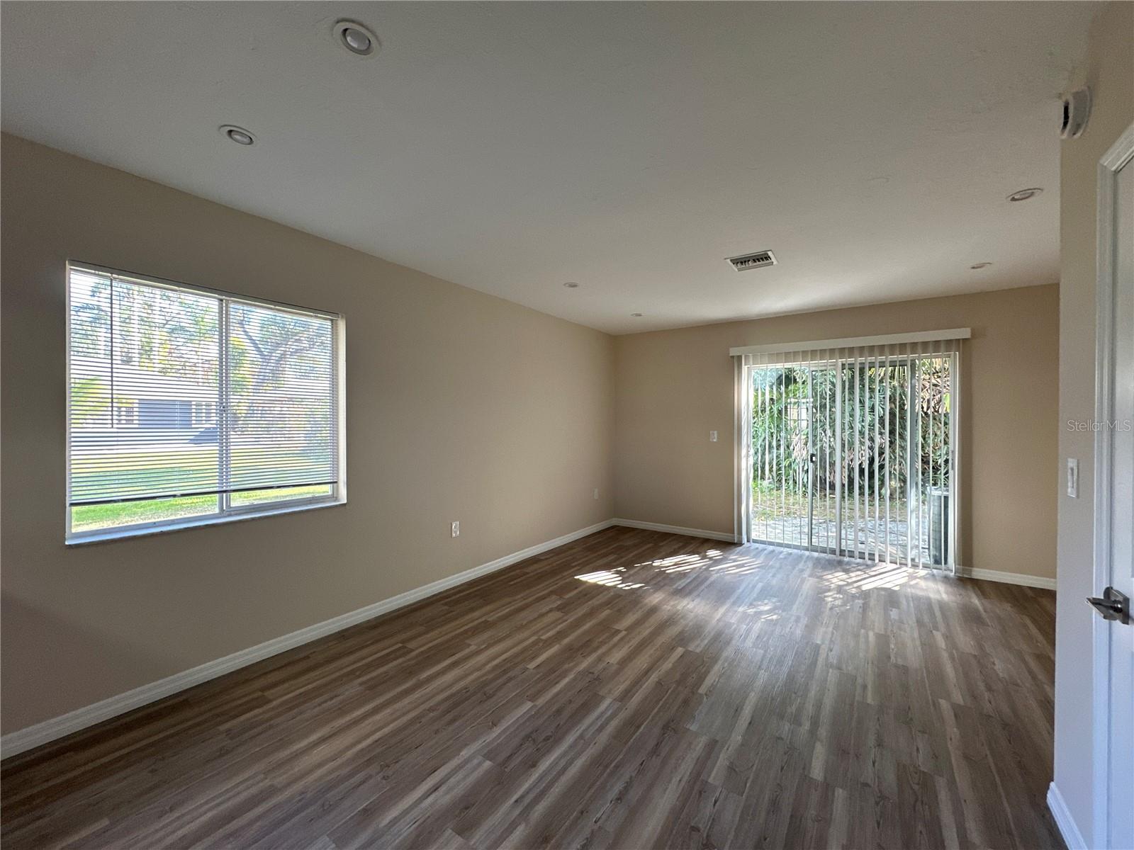 Image 40 of 46 For 1559 7th Avenue W