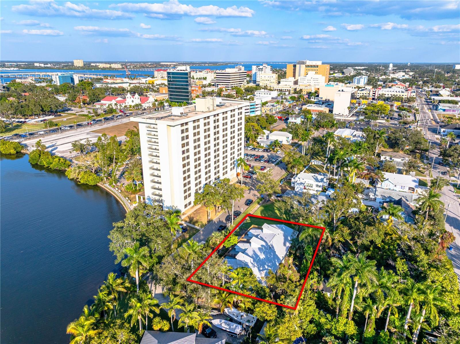 Image 7 of 46 For 1559 7th Avenue W