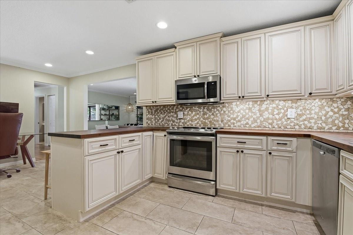 Image 14 of 42 For 1467 Georgetowne Drive