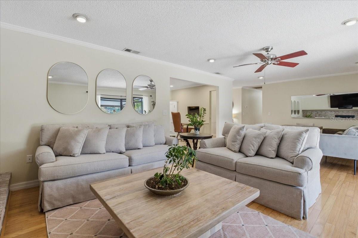 Image 8 of 42 For 1467 Georgetowne Drive