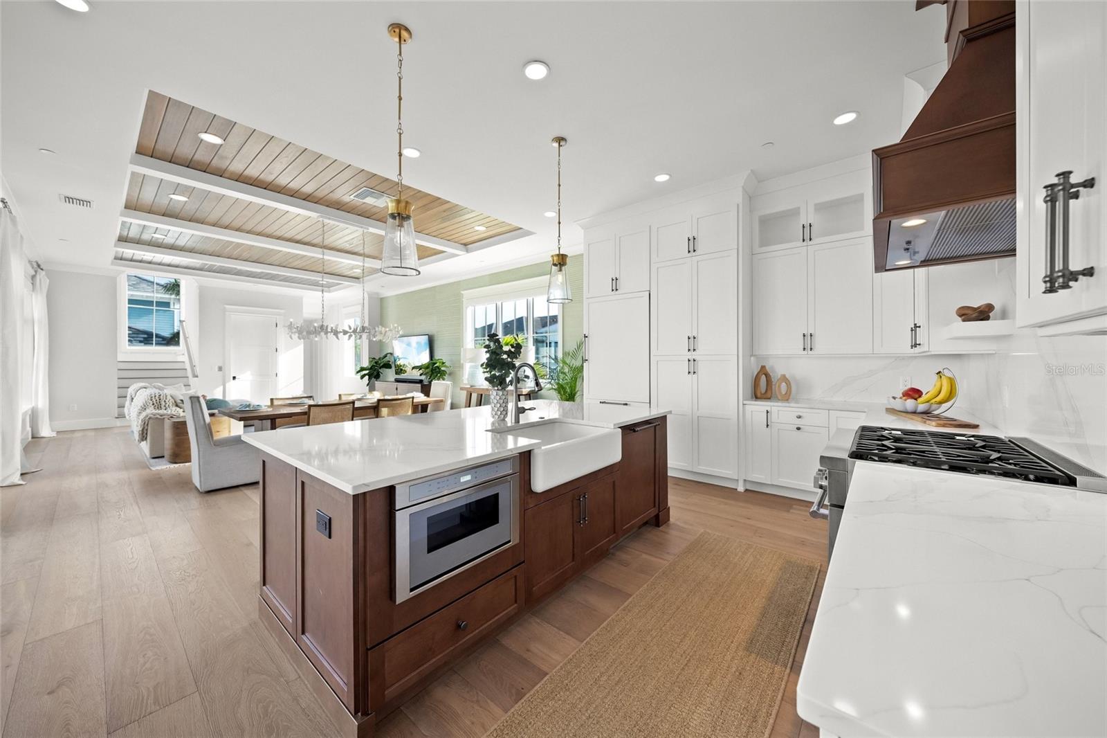 Image 11 of 83 For 332 Harbour Sound Court