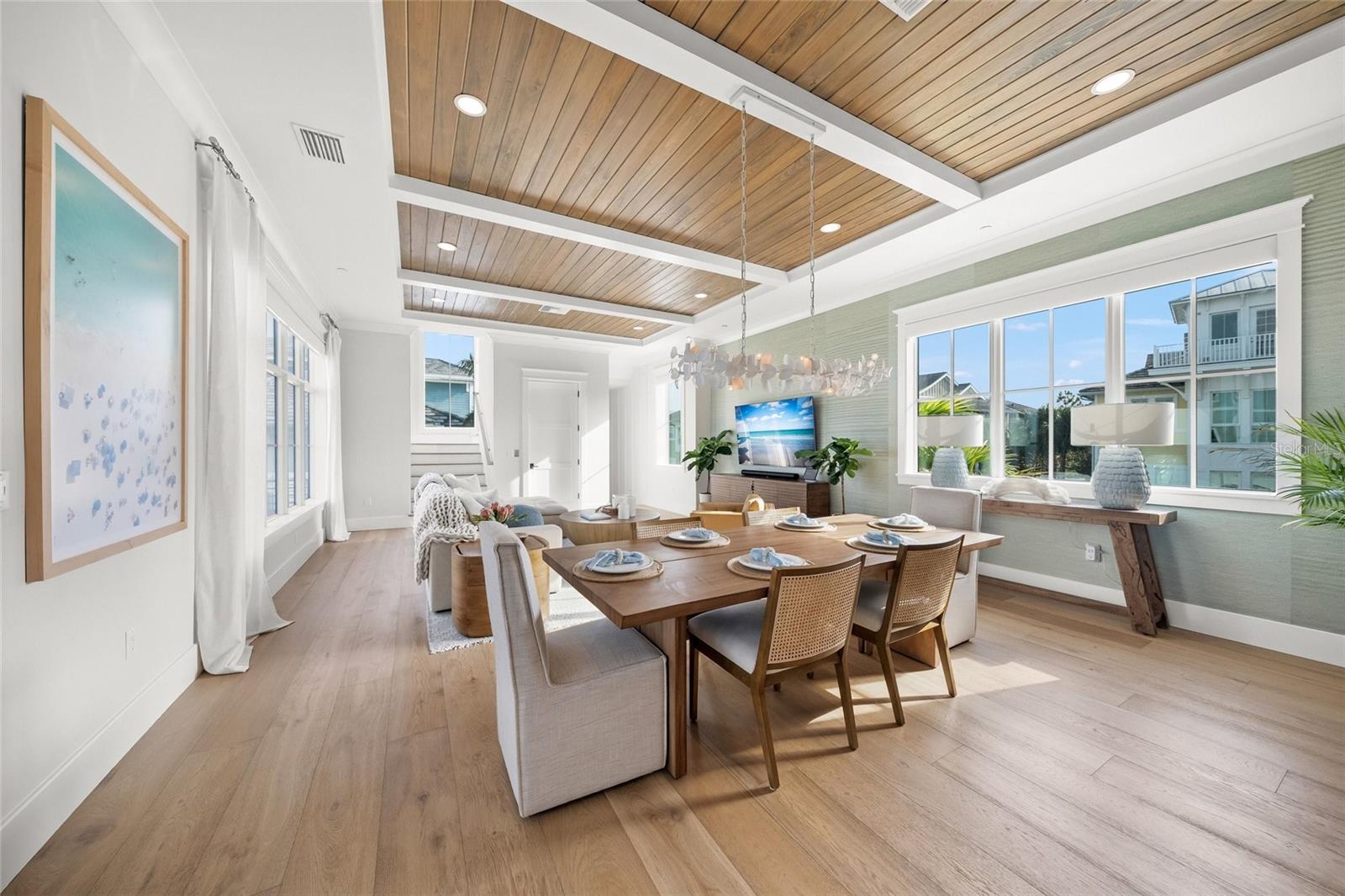 Image 14 of 83 For 332 Harbour Sound Court