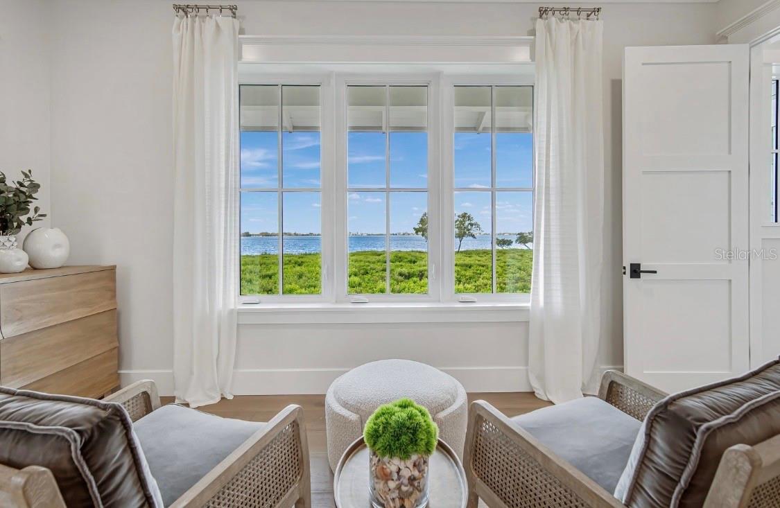 Image 18 of 83 For 332 Harbour Sound Court