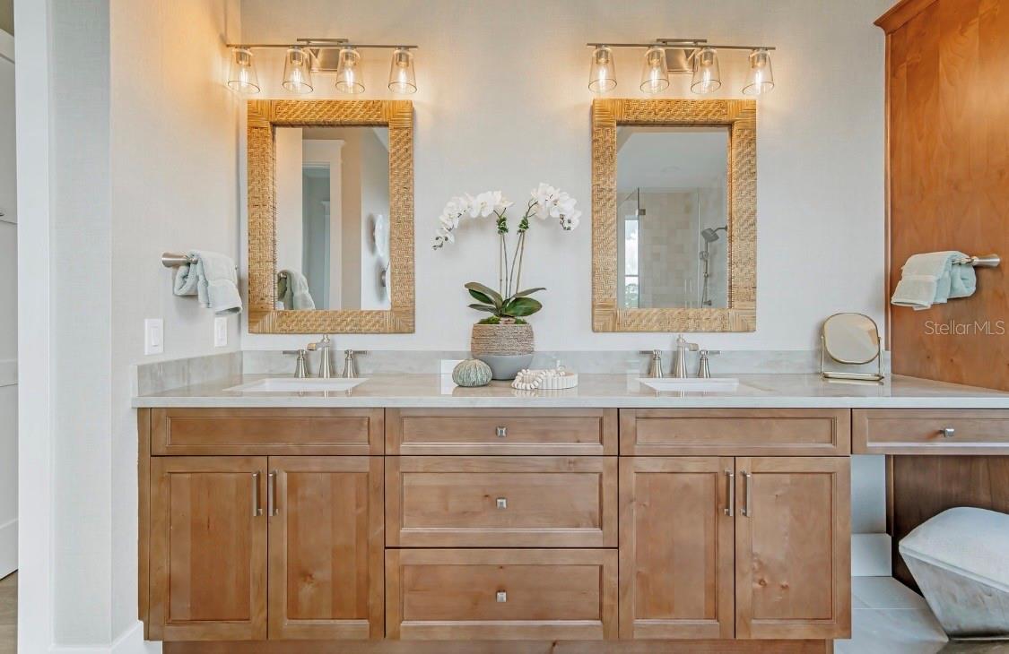 Image 19 of 83 For 332 Harbour Sound Court