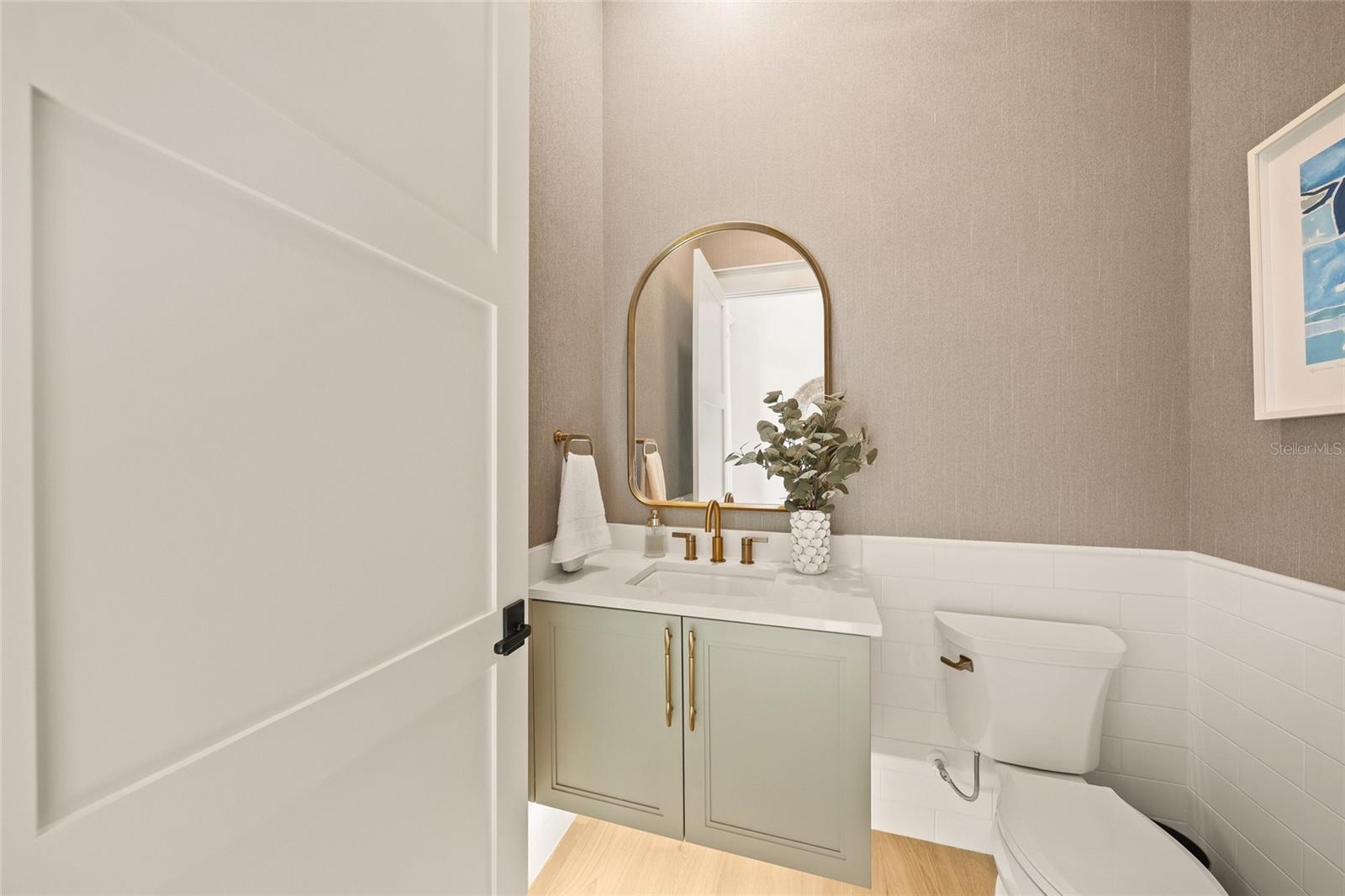 Image 24 of 83 For 332 Harbour Sound Court