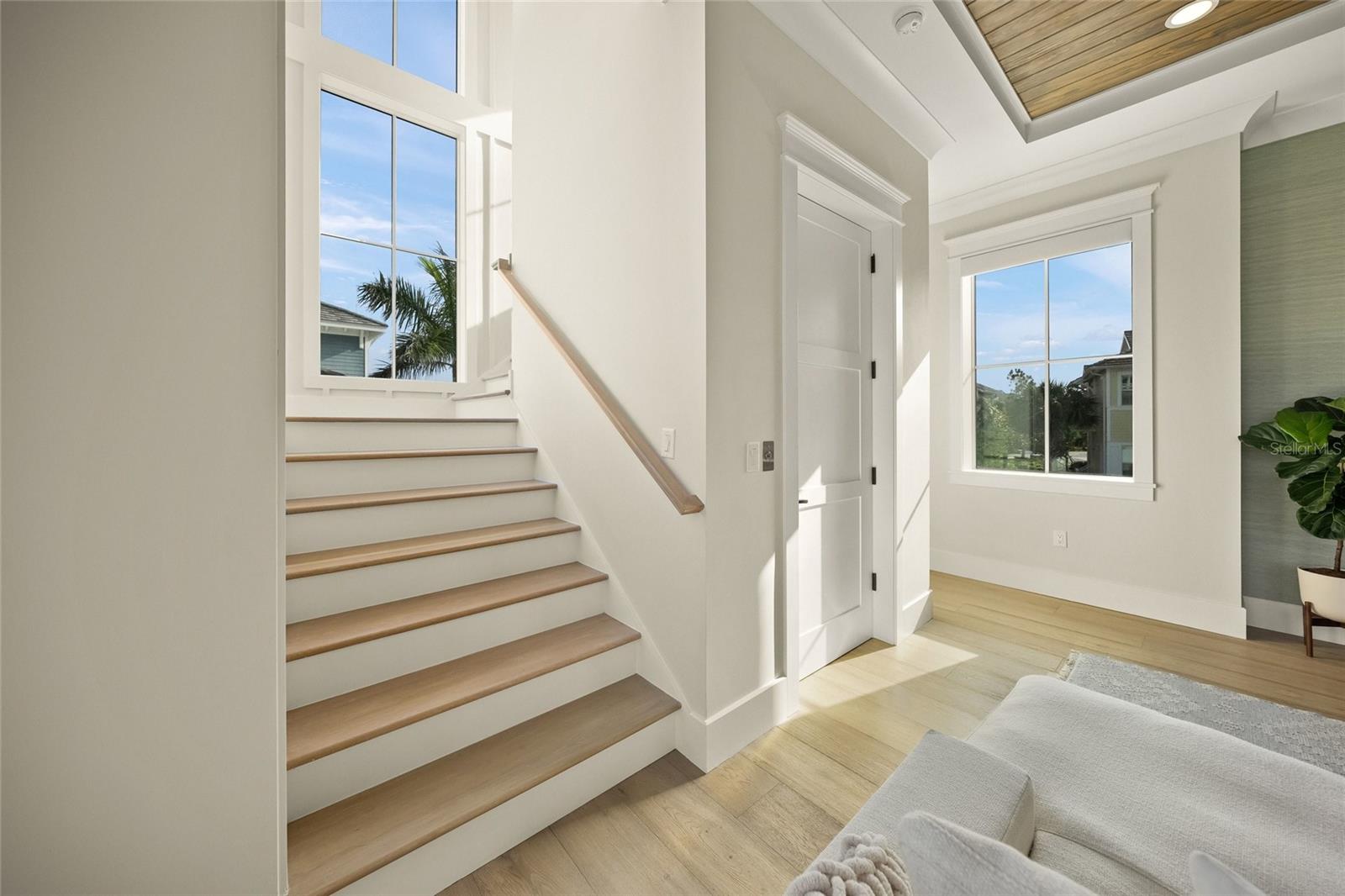 Image 25 of 83 For 332 Harbour Sound Court