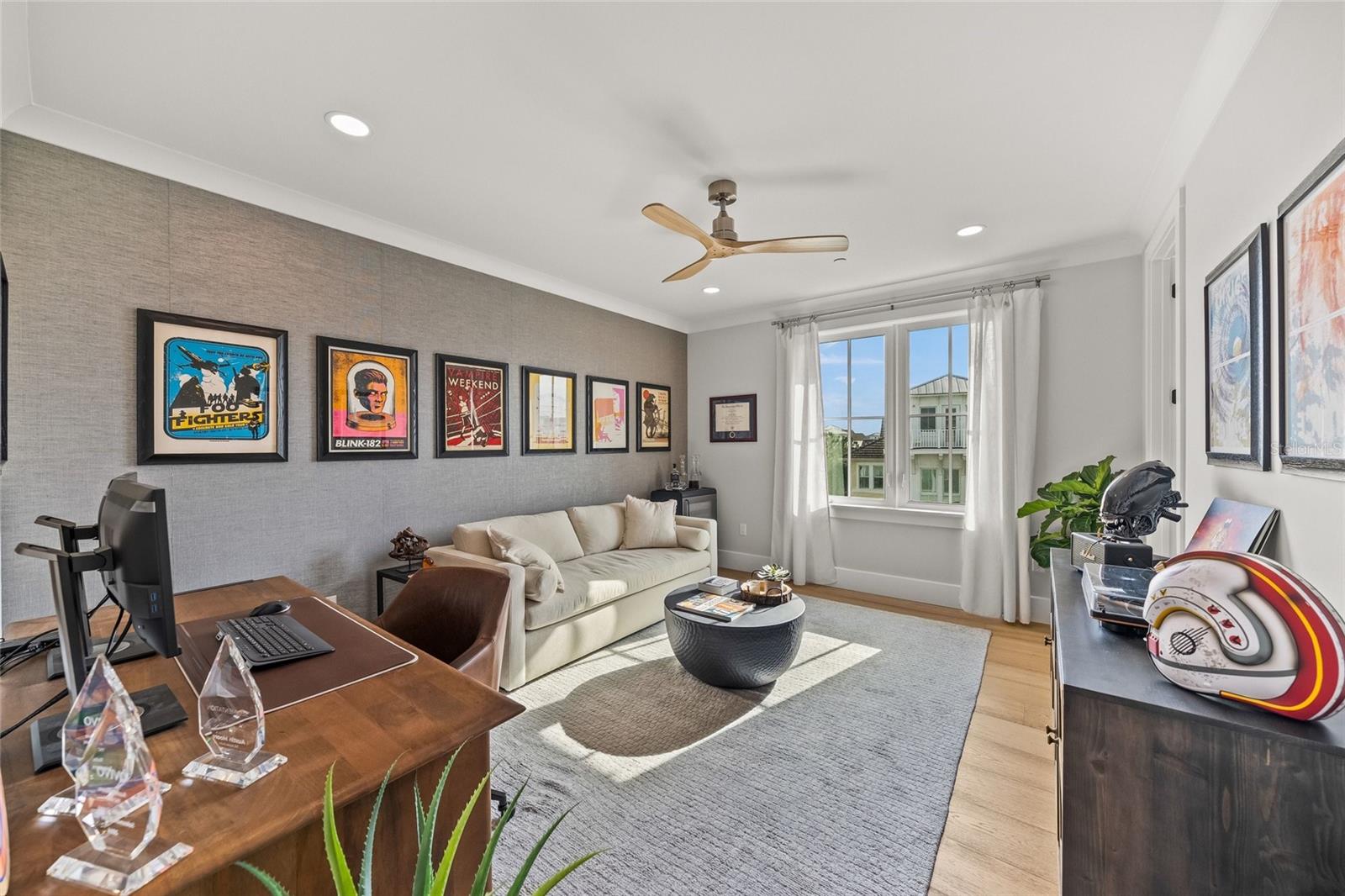 Image 38 of 83 For 332 Harbour Sound Court