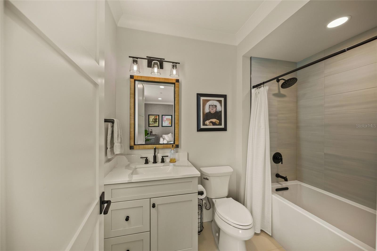 Image 39 of 83 For 332 Harbour Sound Court