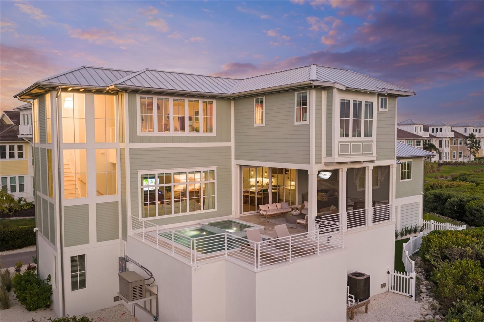 Image 4 of 83 For 332 Harbour Sound Court