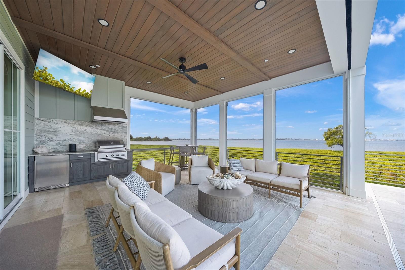 Image 41 of 83 For 332 Harbour Sound Court