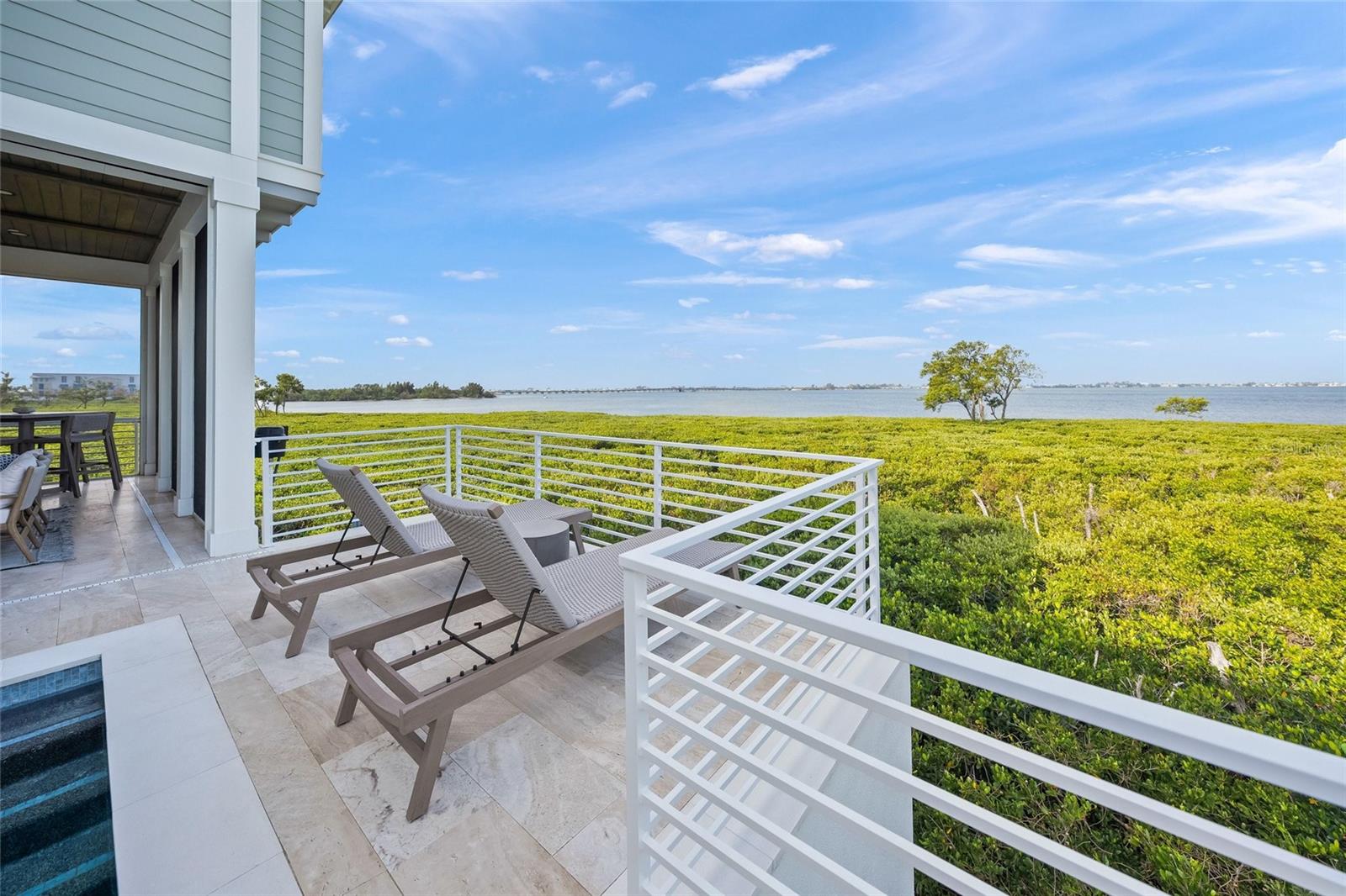 Image 45 of 83 For 332 Harbour Sound Court