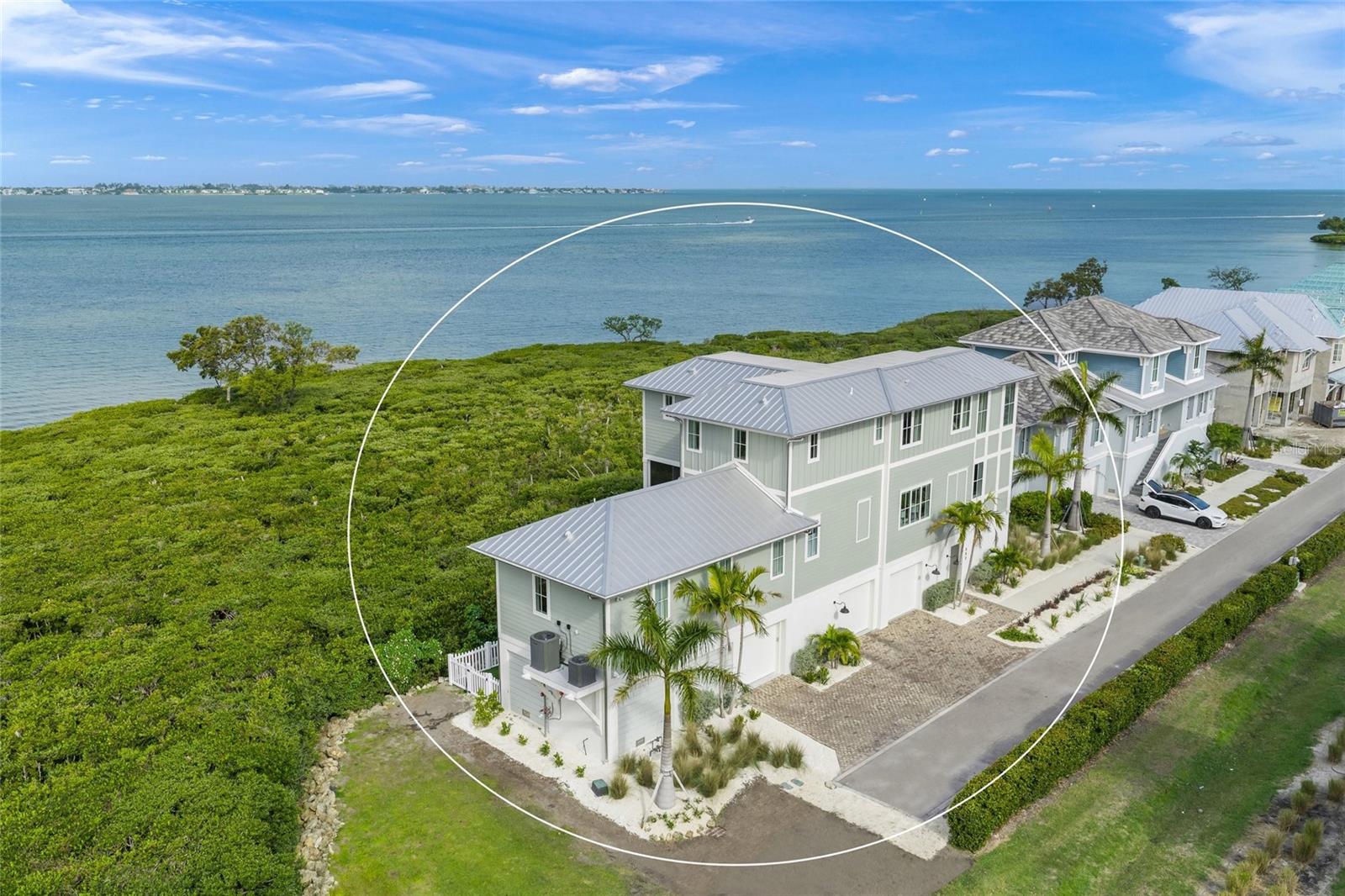 Image 48 of 83 For 332 Harbour Sound Court