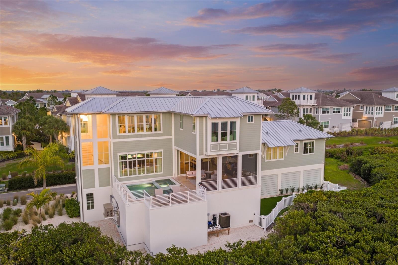 Image 51 of 83 For 332 Harbour Sound Court