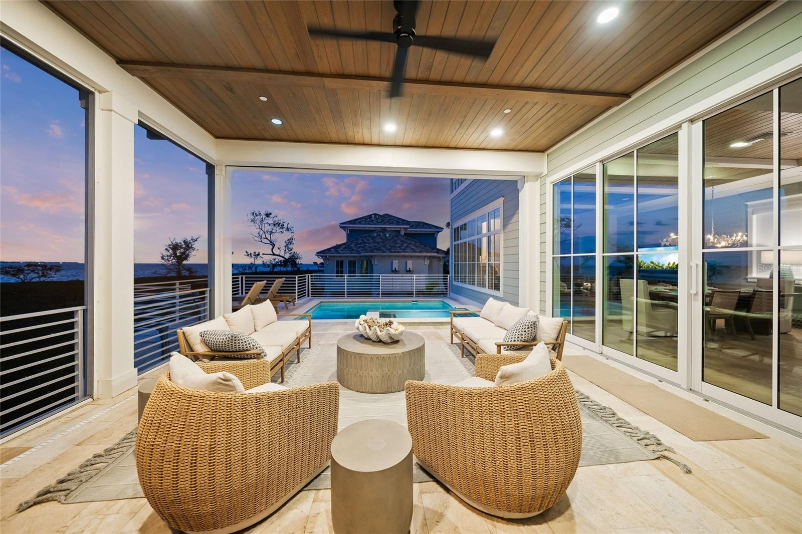 Image 54 of 83 For 332 Harbour Sound Court