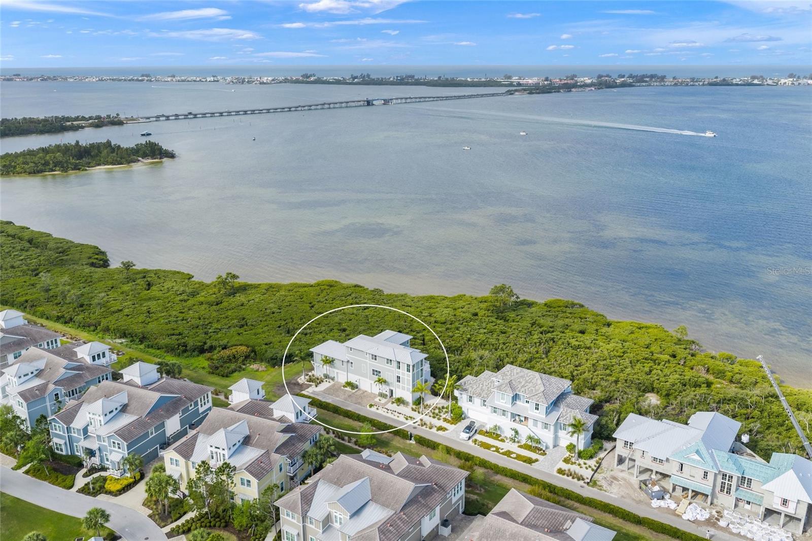 Image 6 of 83 For 332 Harbour Sound Court