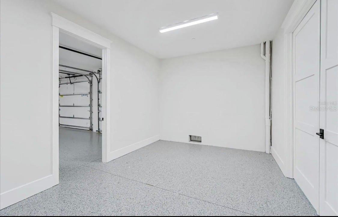 Image 63 of 83 For 332 Harbour Sound Court