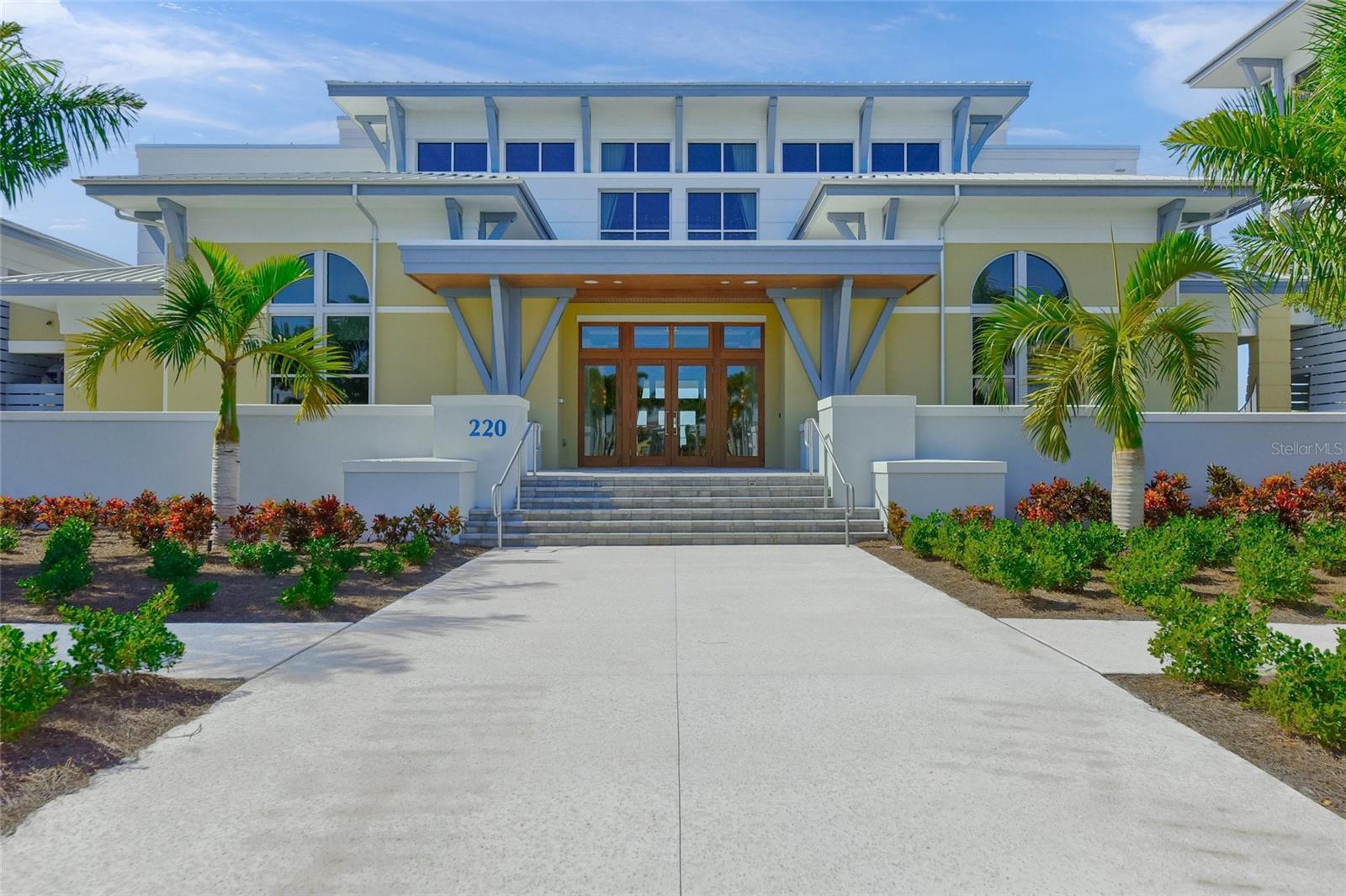 Image 72 of 83 For 332 Harbour Sound Court