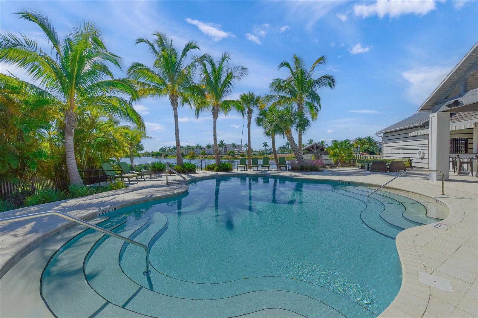 Image 75 of 83 For 332 Harbour Sound Court