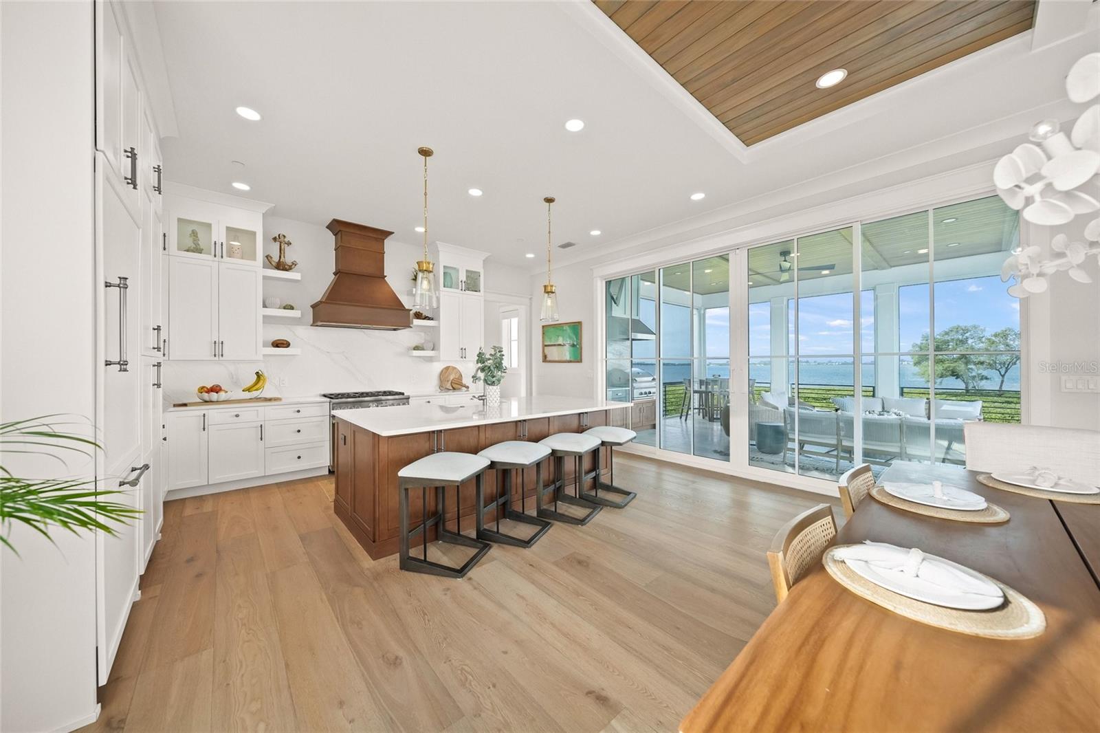 Image 9 of 83 For 332 Harbour Sound Court