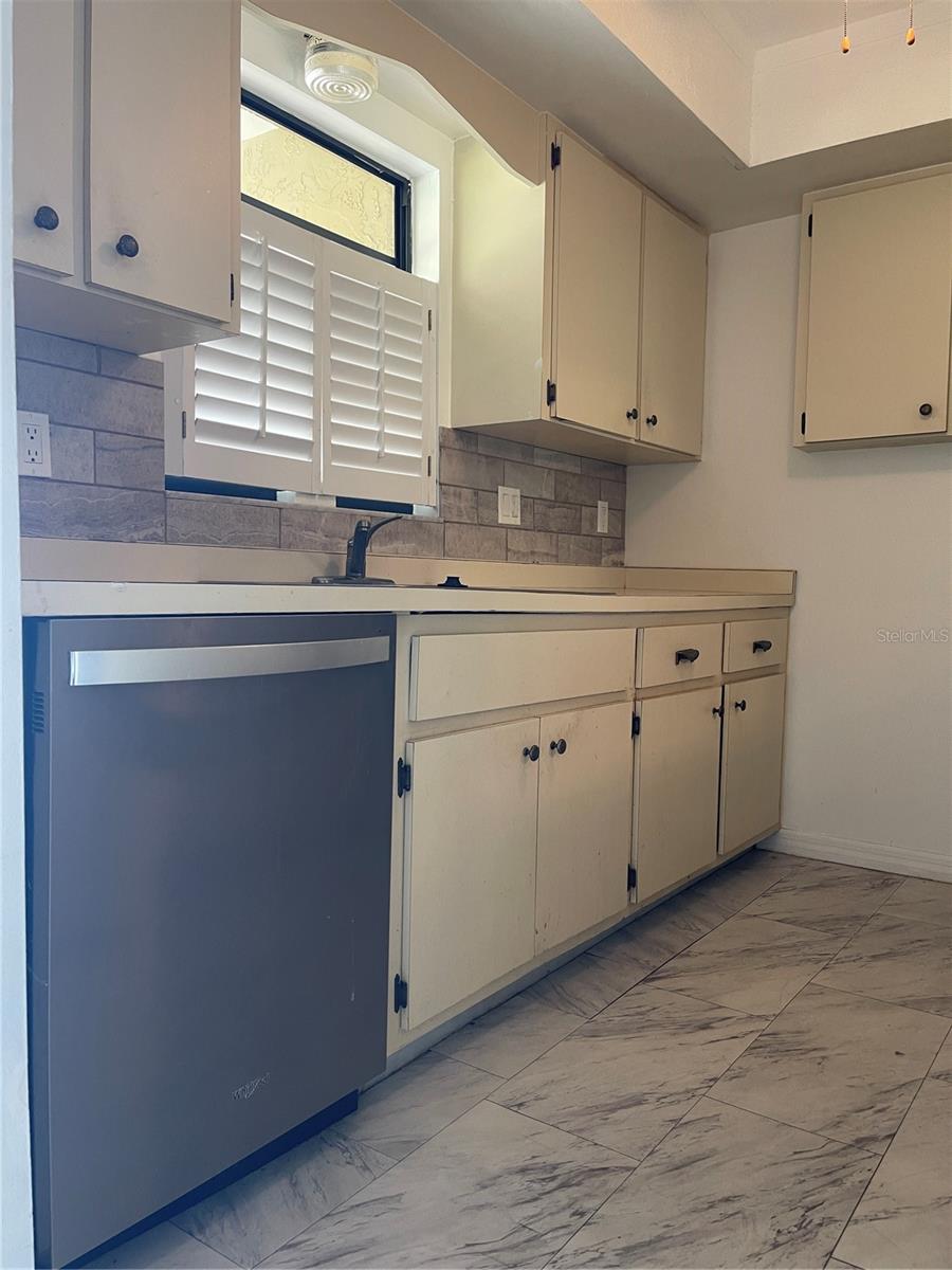 Image 4 of 26 For 2807 48th Ave Dr W