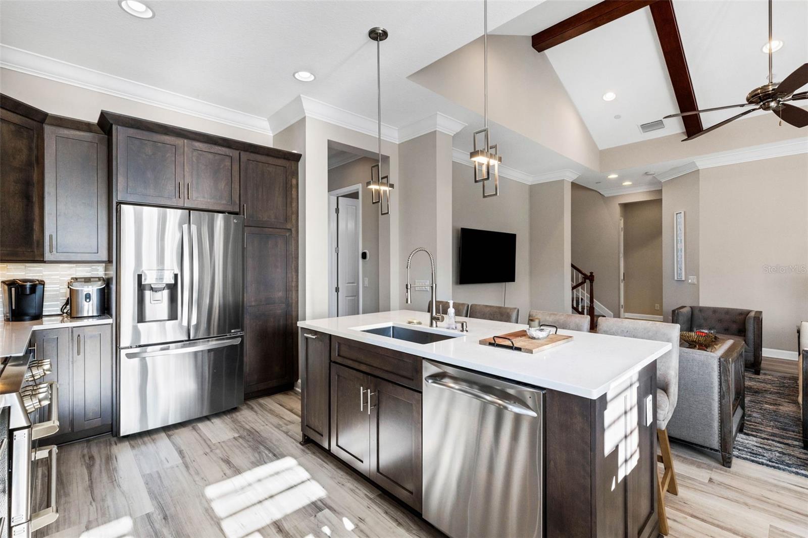 Image 10 of 62 For 289 Sapphire Lake Drive 202