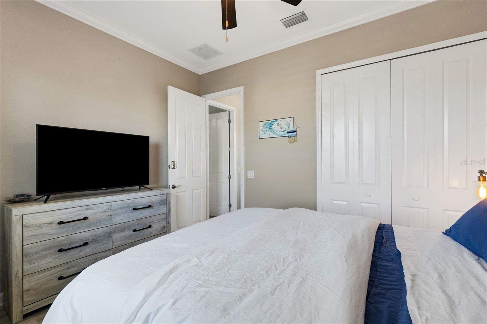 Image 29 of 62 For 289 Sapphire Lake Drive 202