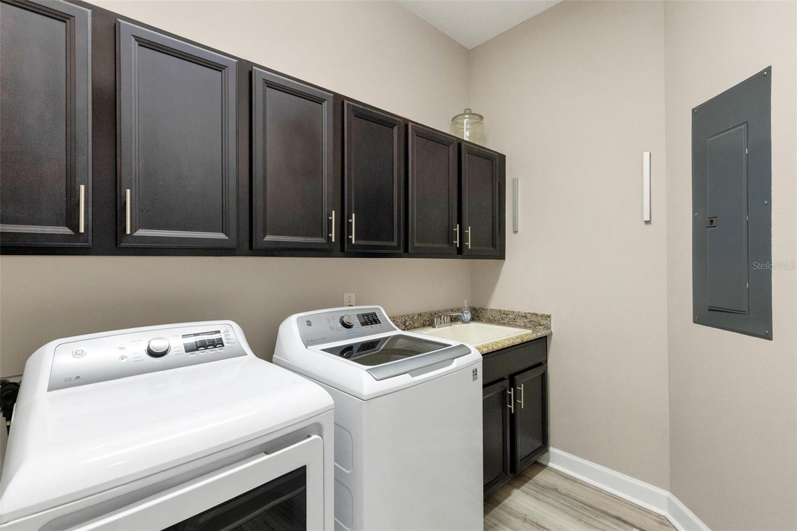 Image 32 of 62 For 289 Sapphire Lake Drive 202