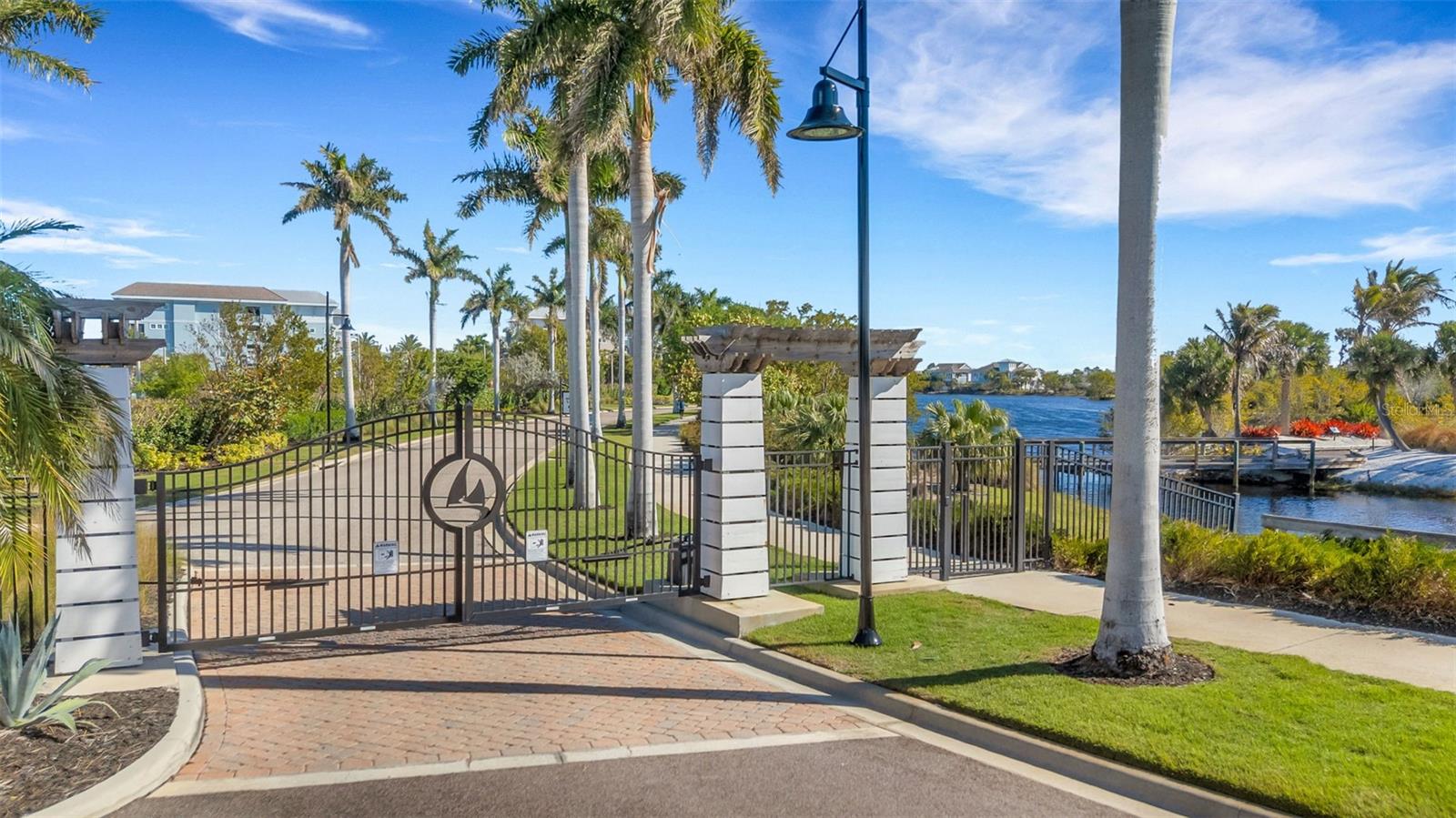 Image 52 of 62 For 289 Sapphire Lake Drive 202