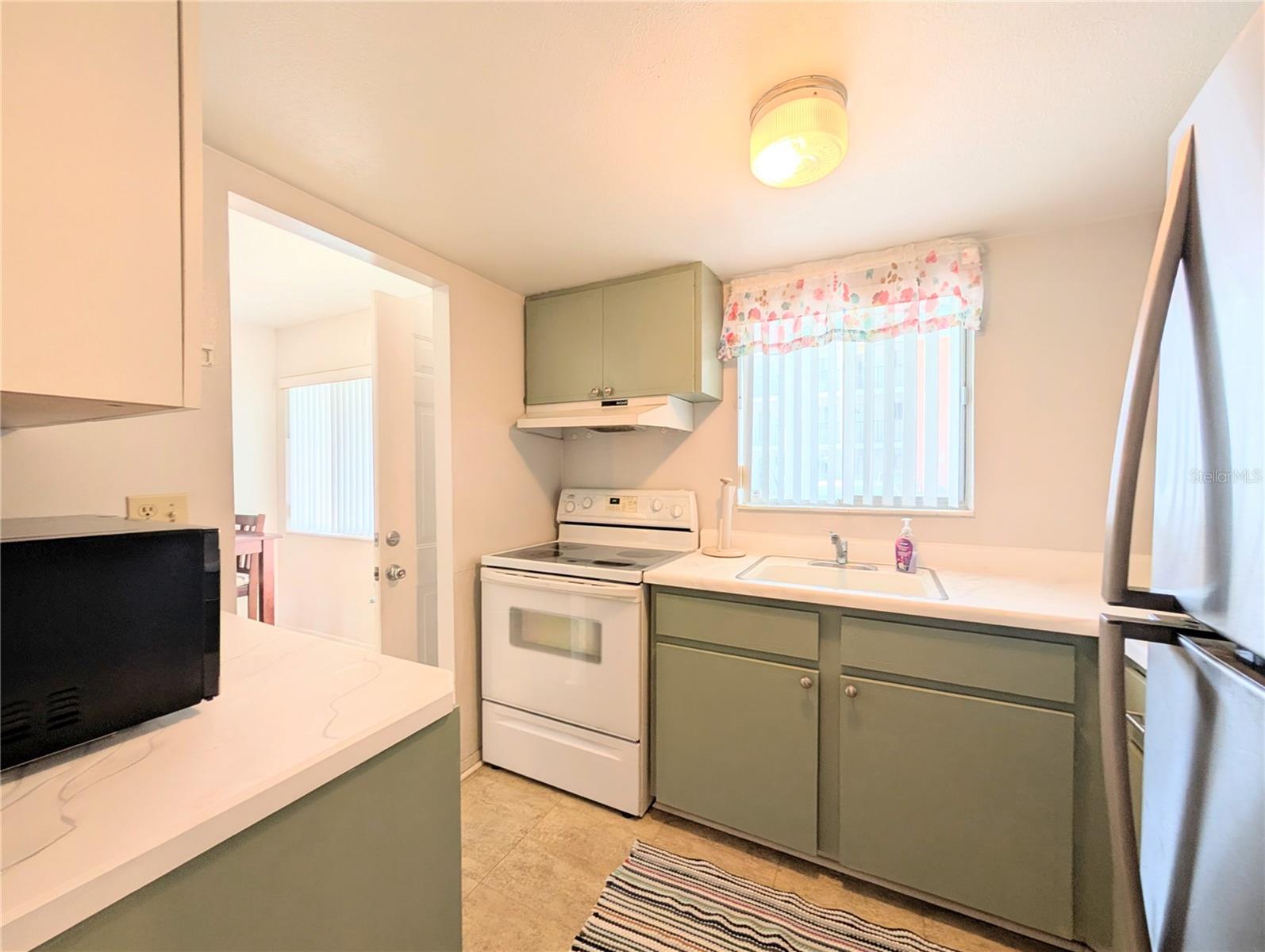 Image 3 of 38 For 2309 Canal Drive F4