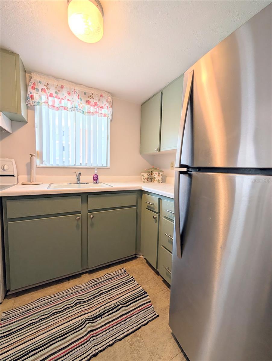 Image 6 of 38 For 2309 Canal Drive F4