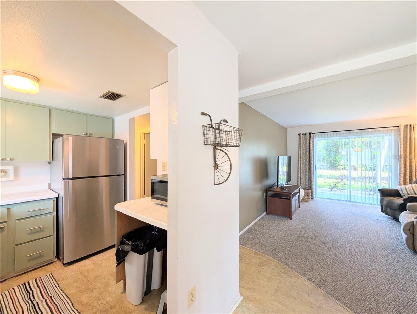 Image 7 of 38 For 2309 Canal Drive F4