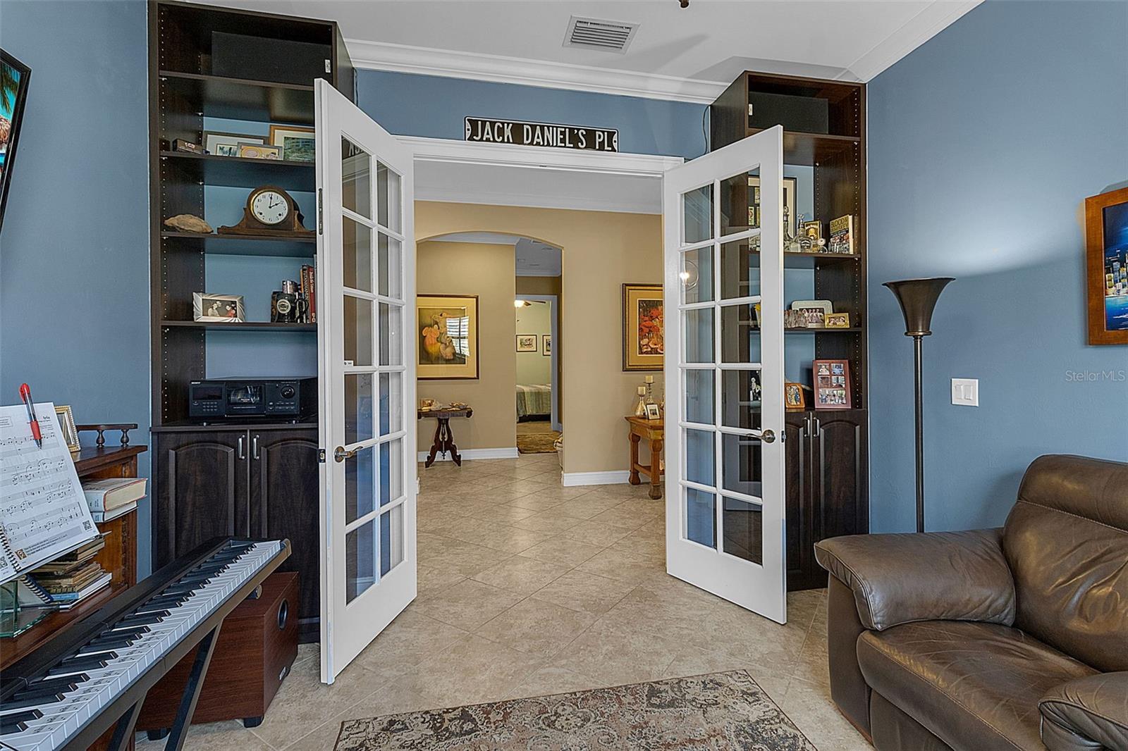 Image 43 of 71 For 11733 Goombay Court