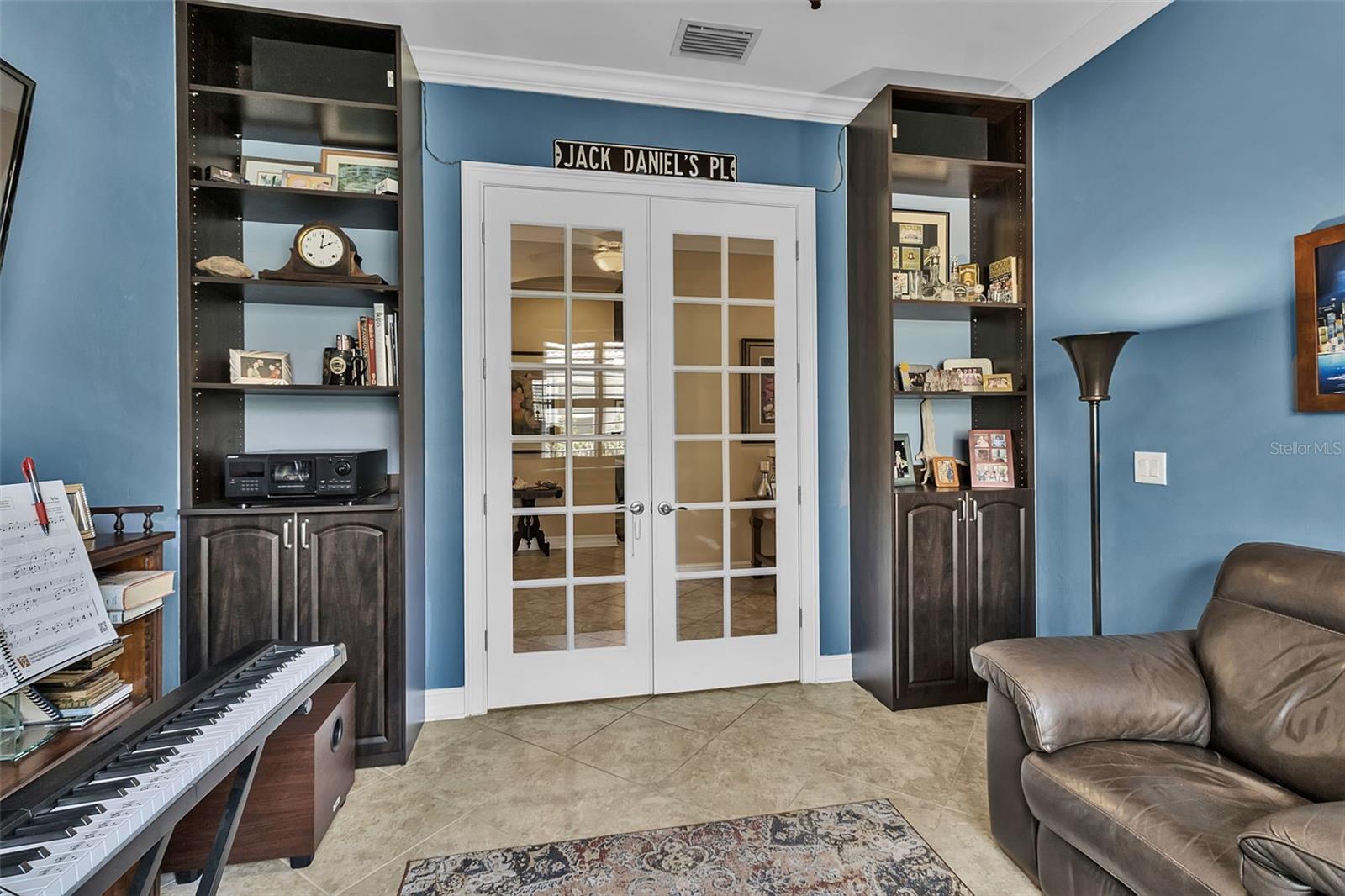 Image 44 of 71 For 11733 Goombay Court