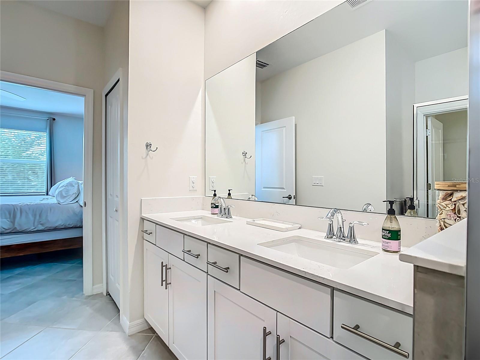 Image 16 of 35 For 11375 Burgundy Drive