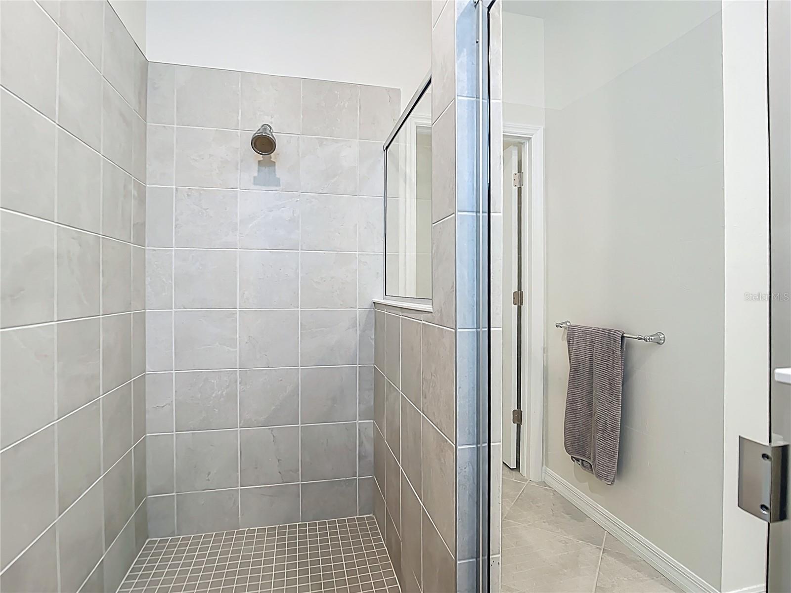 Image 17 of 35 For 11375 Burgundy Drive