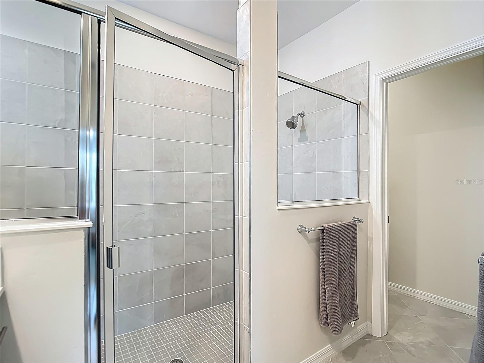 Image 18 of 35 For 11375 Burgundy Drive