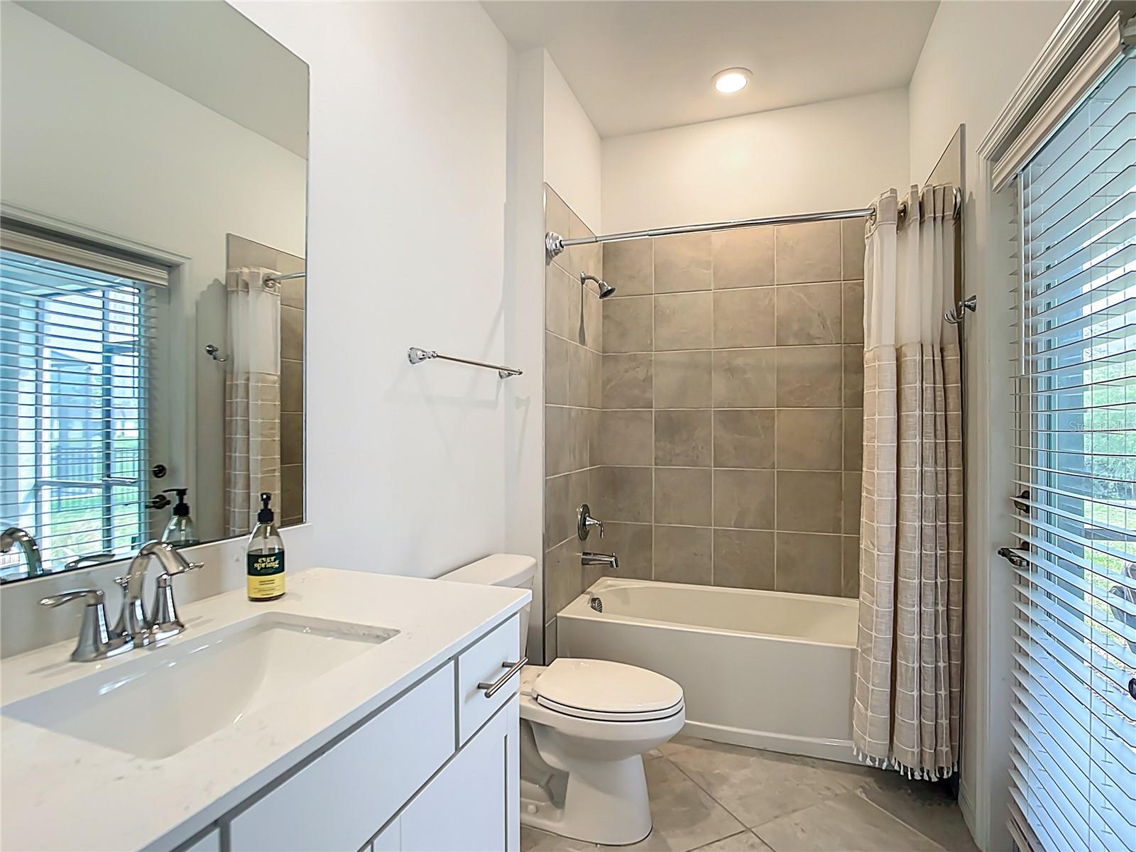 Image 26 of 35 For 11375 Burgundy Drive