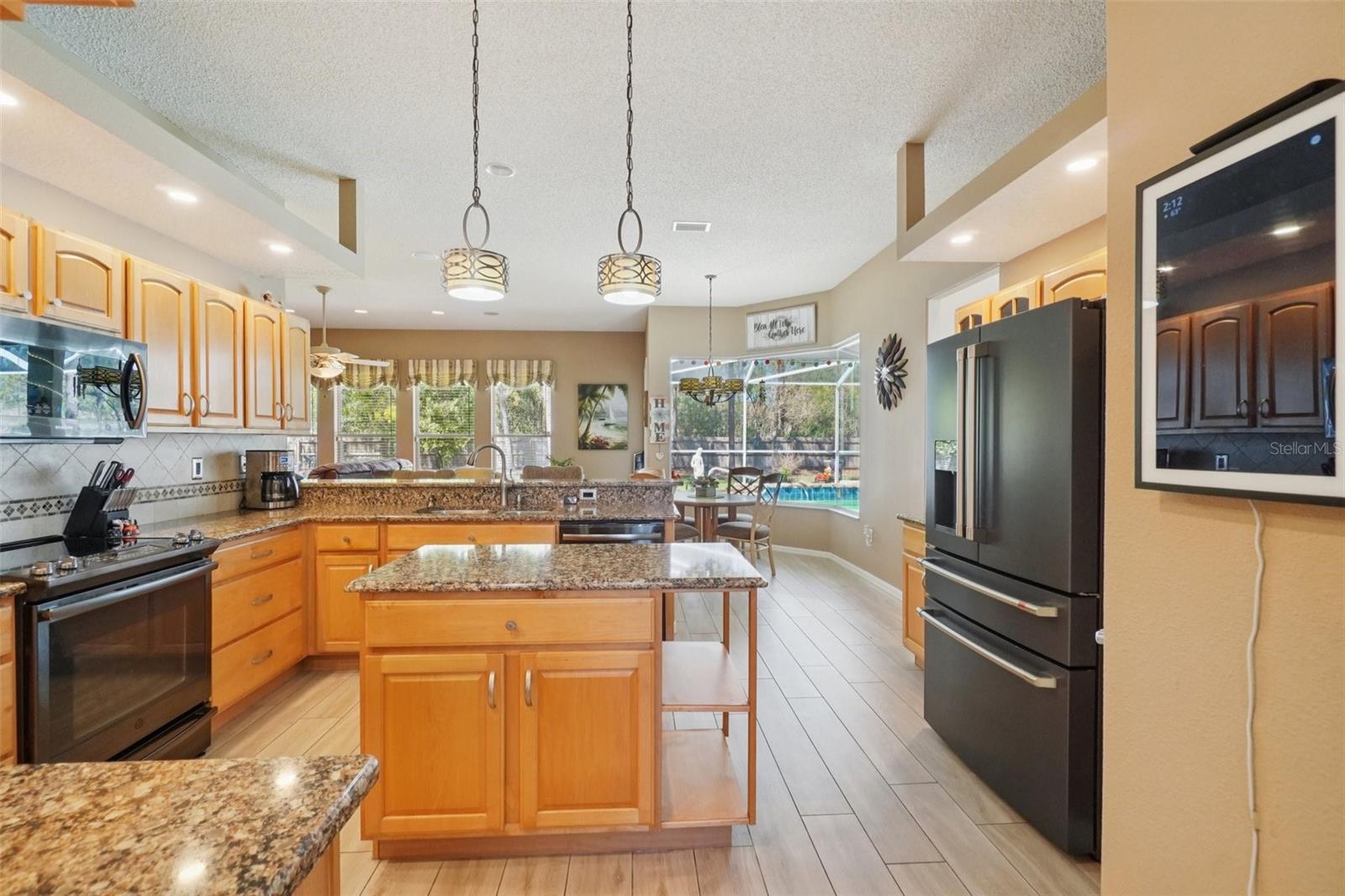 Listing photo id 9 for 13176 Cooper Road