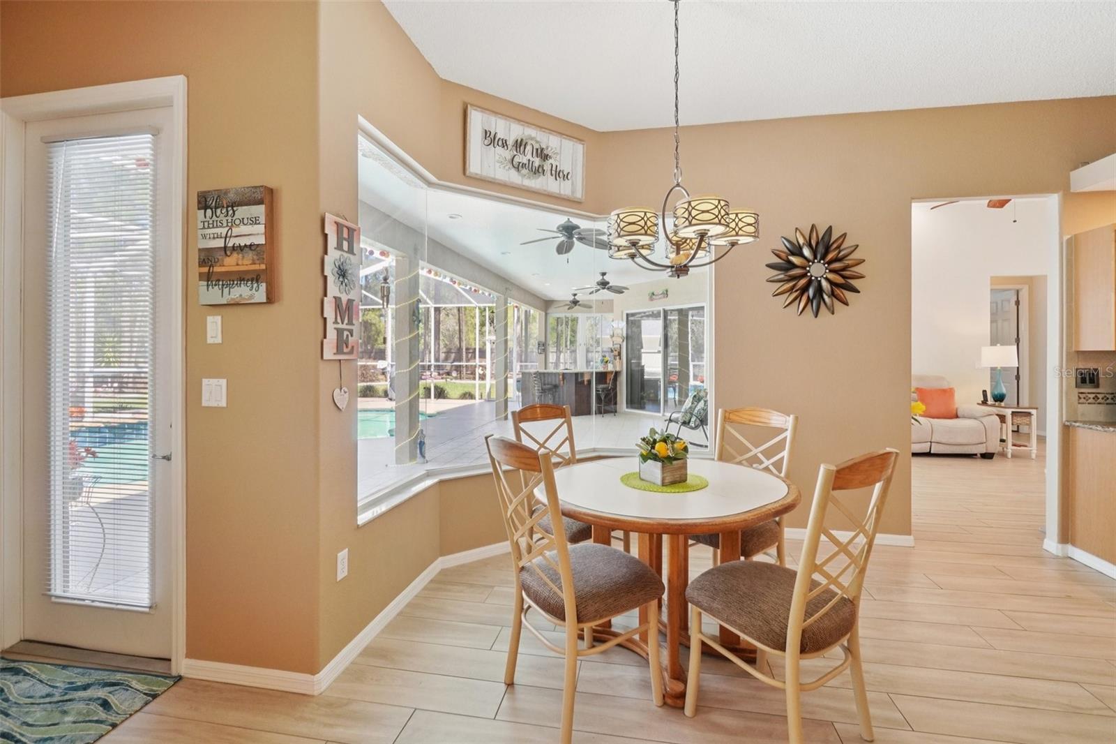 Listing photo id 11 for 13176 Cooper Road