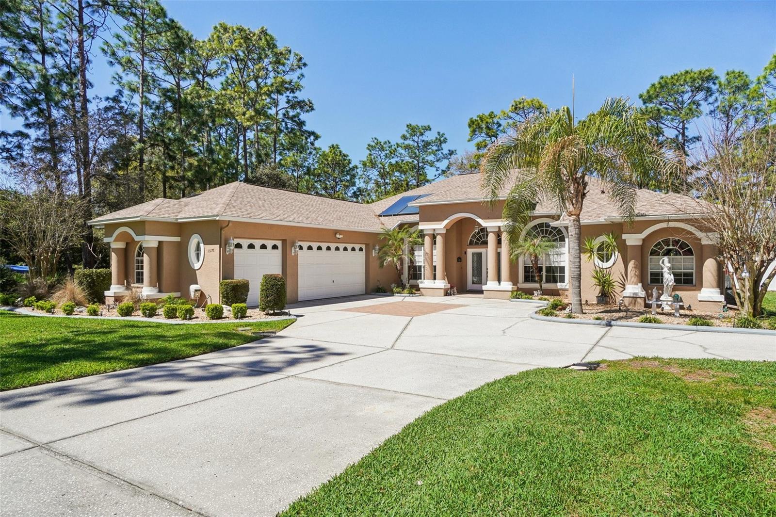 Listing photo id 0 for 13176 Cooper Road