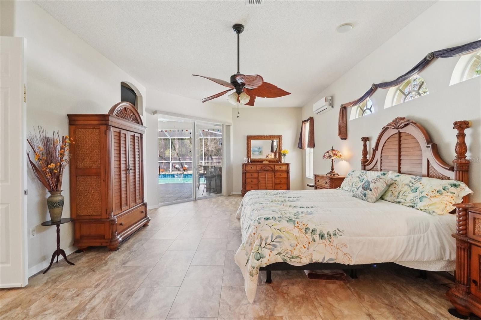 Listing photo id 19 for 13176 Cooper Road